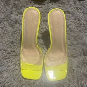 Yellow heel